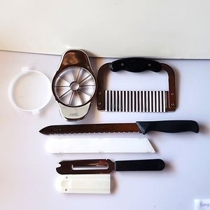 Set of 4, The Pampered Chef  Kitchen Tools.